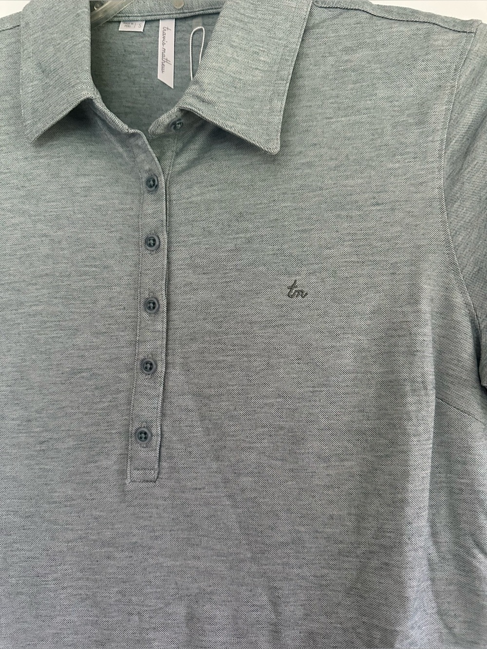 Travis Mathew Women’s Featherweight Golf Polo Shirt New - Picture 3 of 10